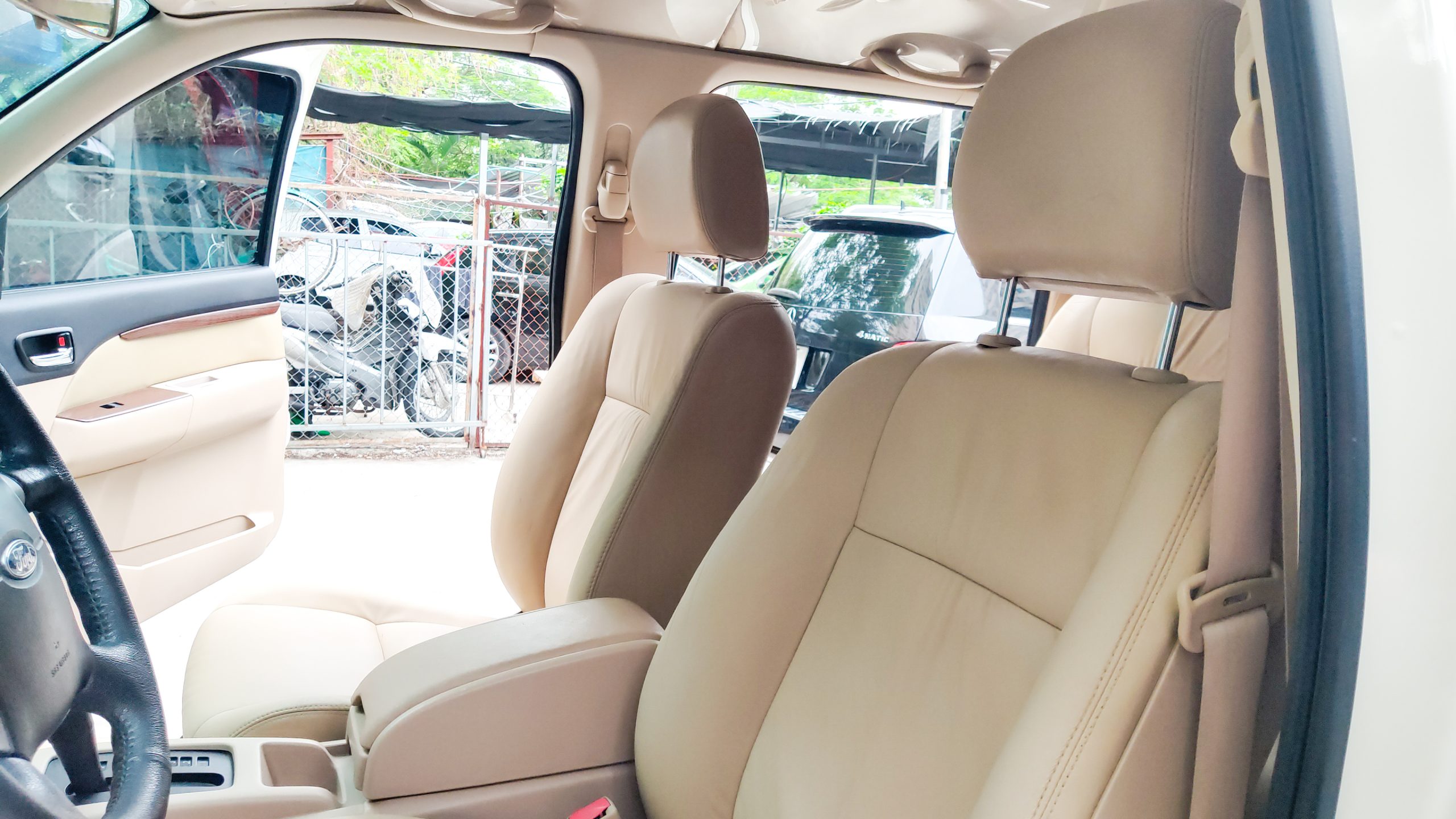 Mercedes Benz GLC300-10