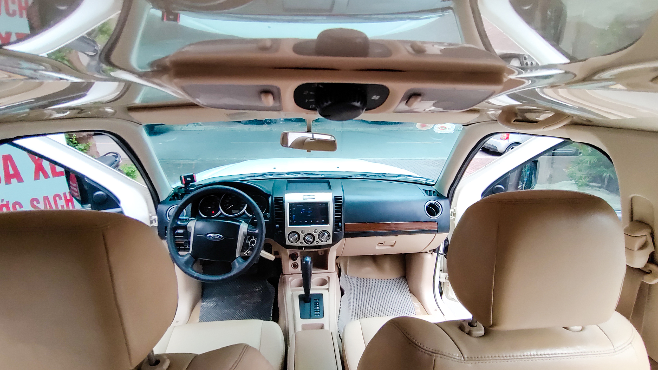 Mercedes Benz GLC300-12