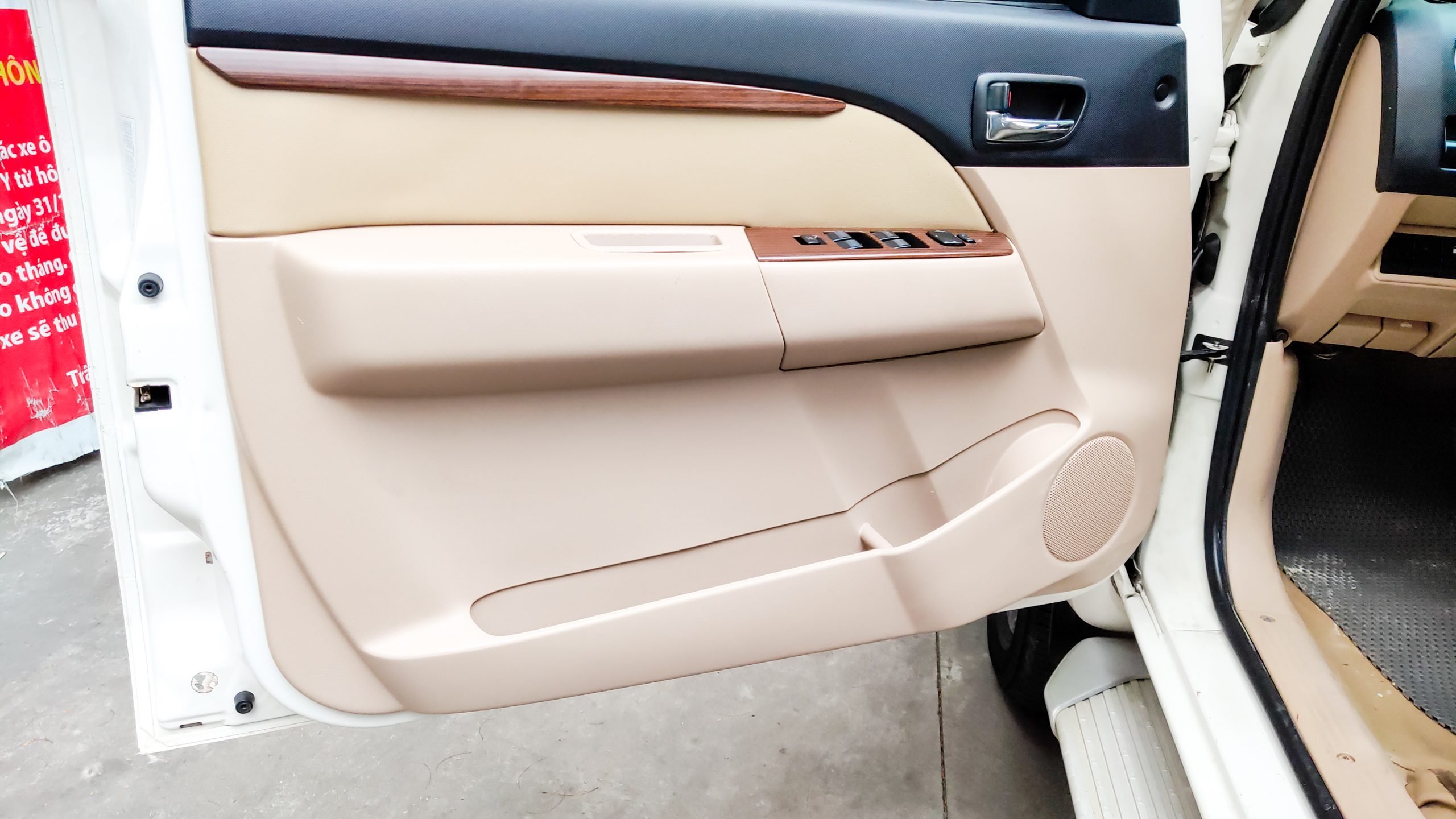 Mercedes Benz GLC300-8